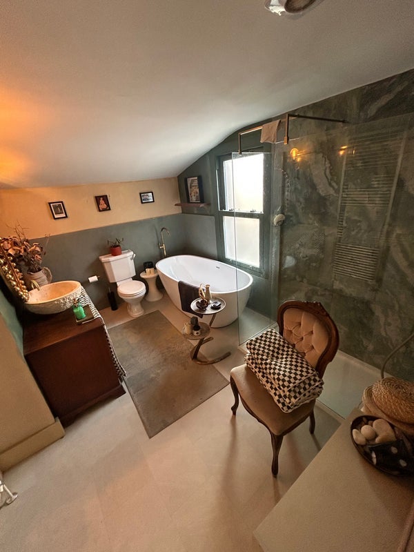 Room The Crescent in Greater London