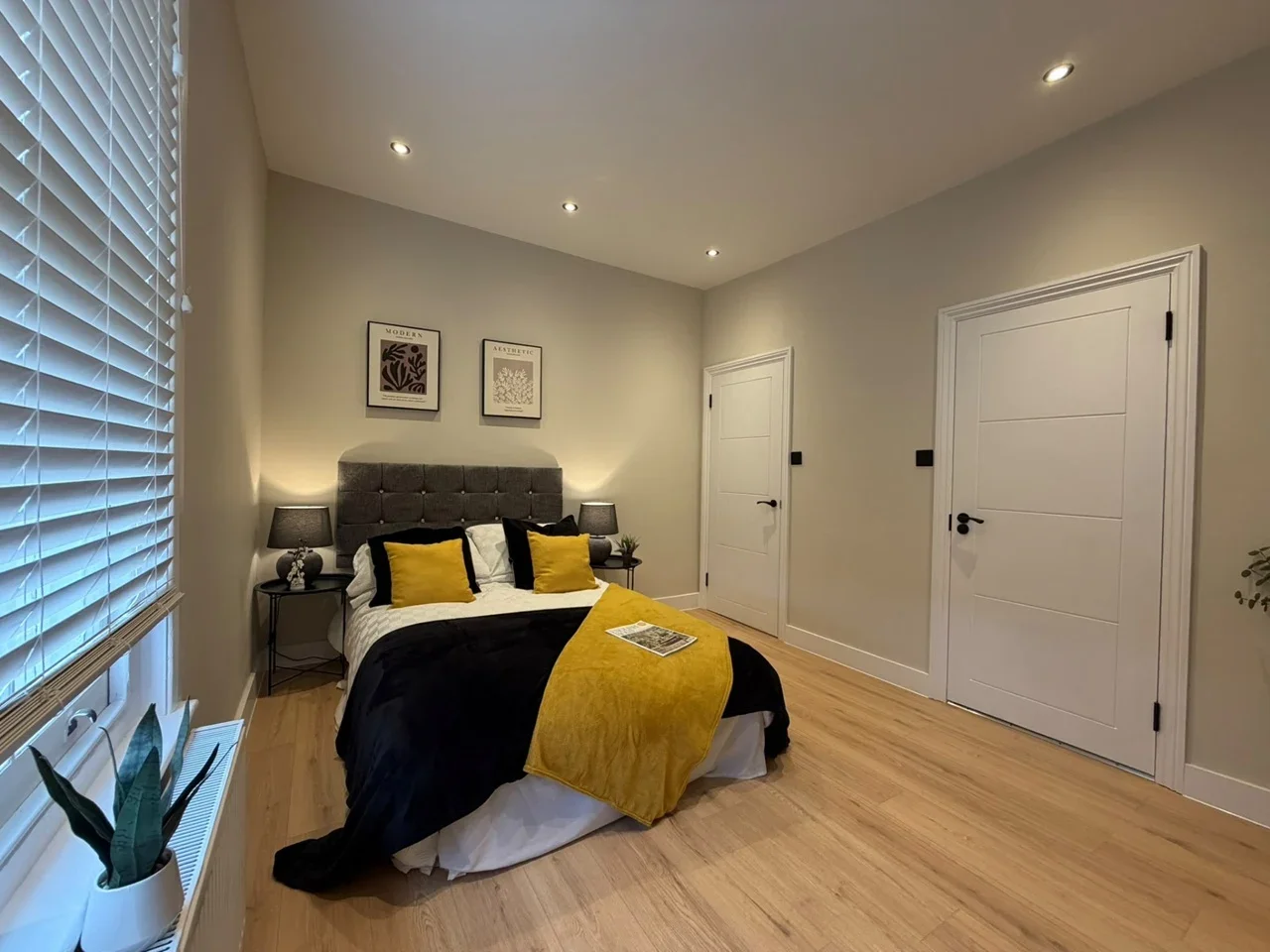 Flat Wood Lane in Greater London
