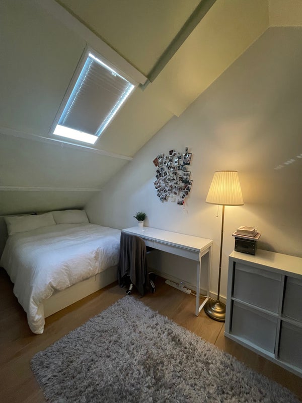Room Westferry Road in Greater London