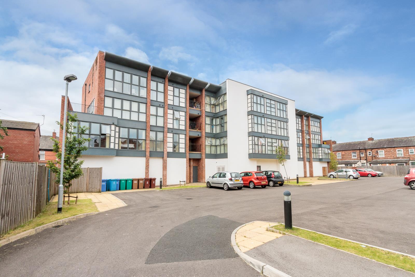 Flat Claremont Road in Manchester