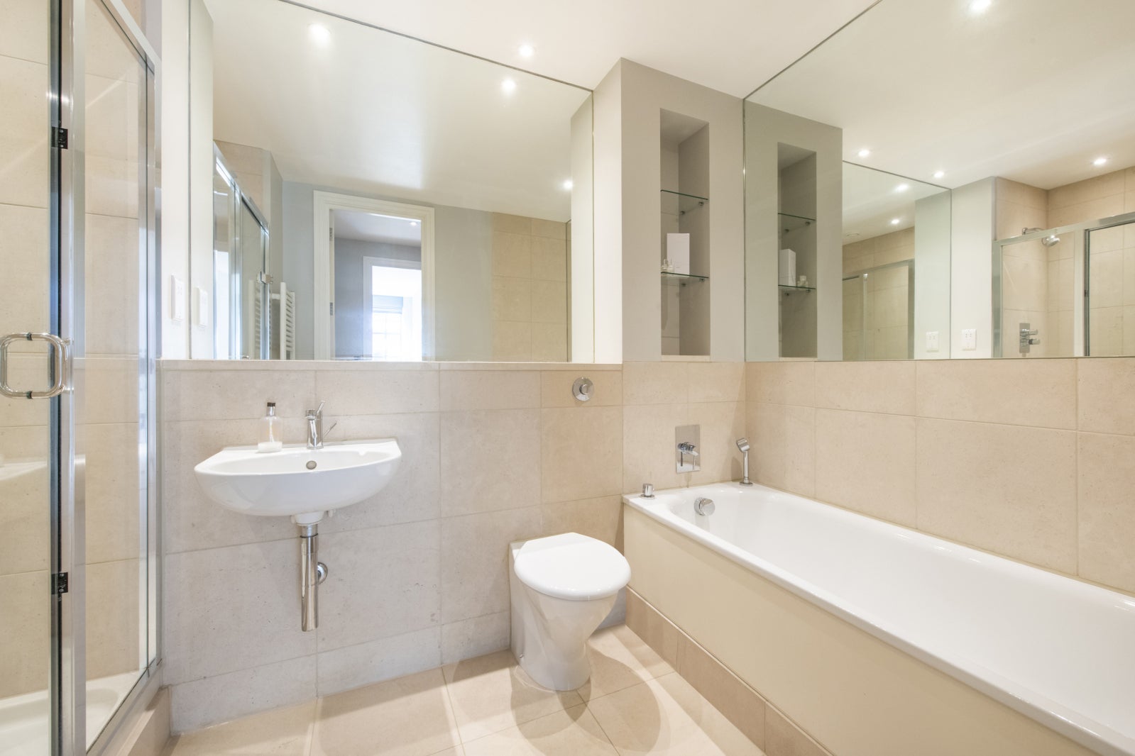 Flat Kean Street in City of Westminster
