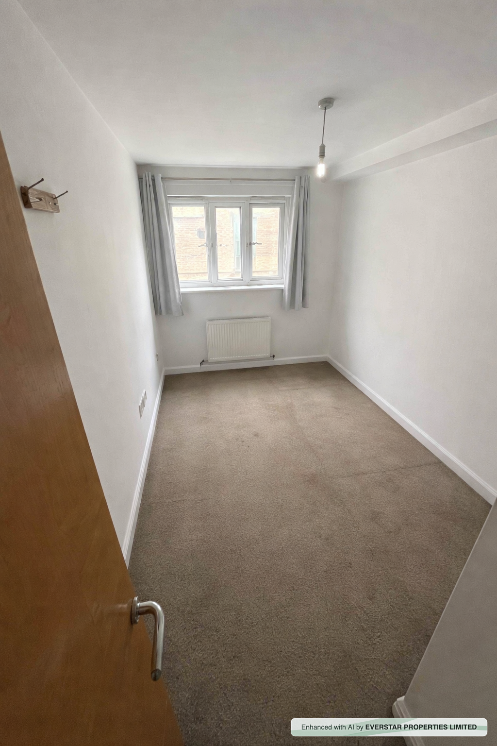 Flat Masons Avenue in Greater London
