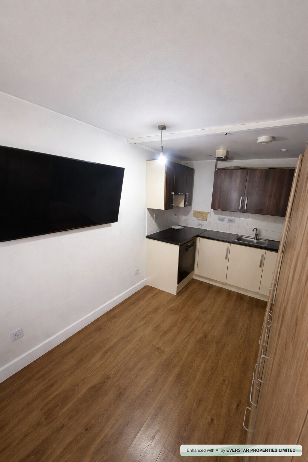 Flat Masons Avenue in Greater London