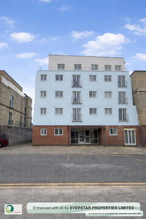 Flat Masons Avenue in Greater London