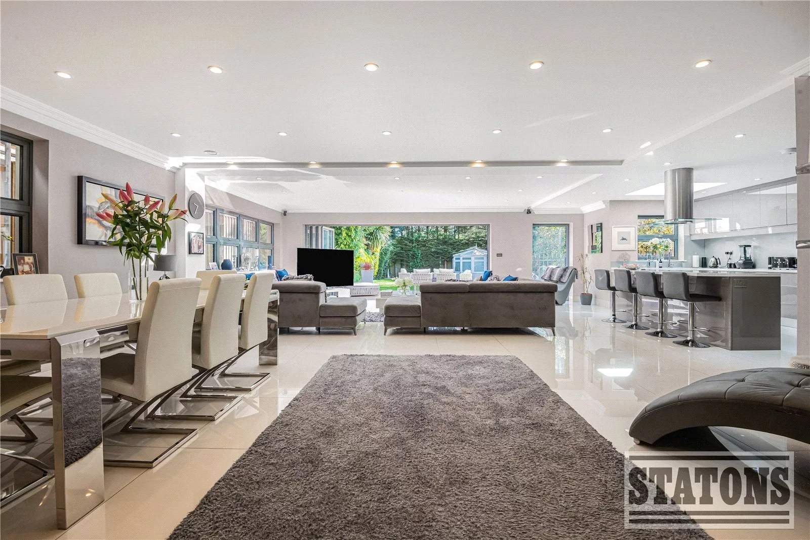 House Parkgate Avenue in Greater London