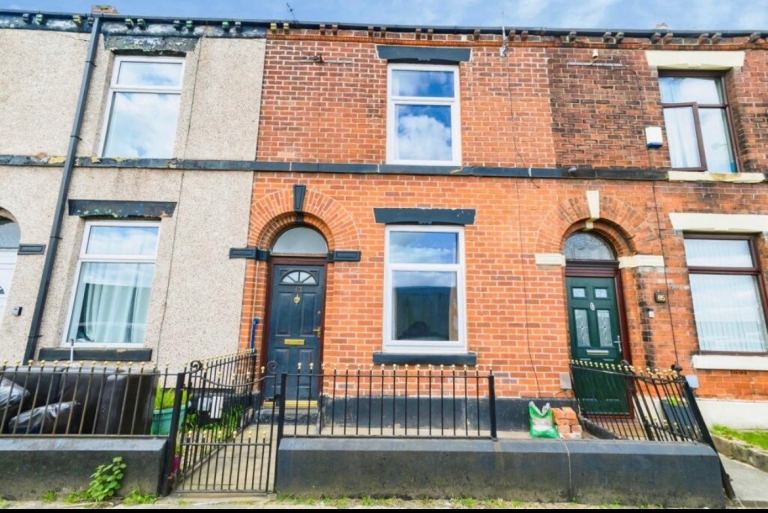 House Durham Street in Radcliffe