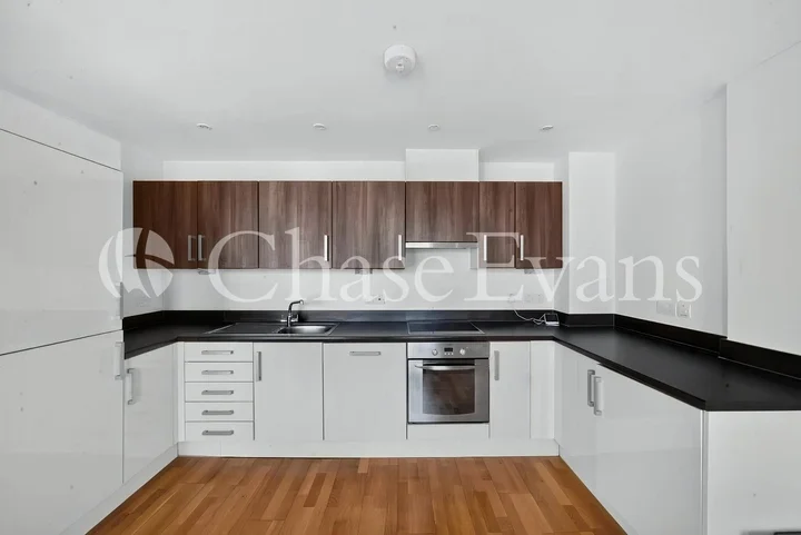 Flat Thomas Road in Greater London