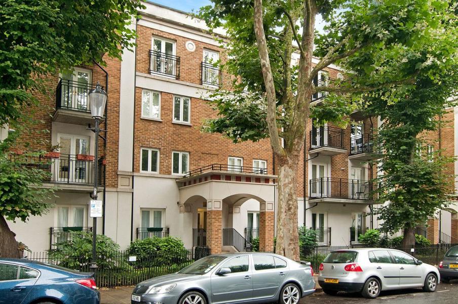Flat Russell Road in Greater London