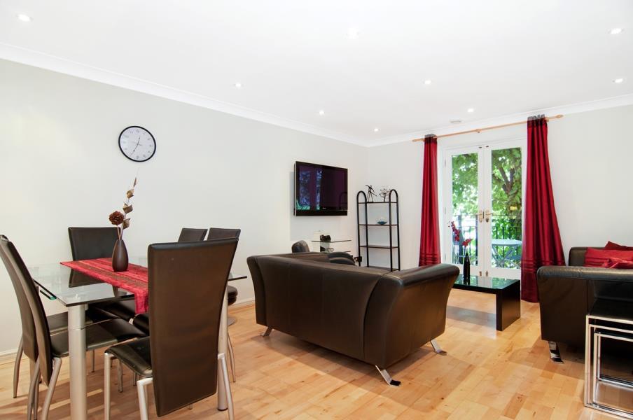 Flat Russell Road in Greater London