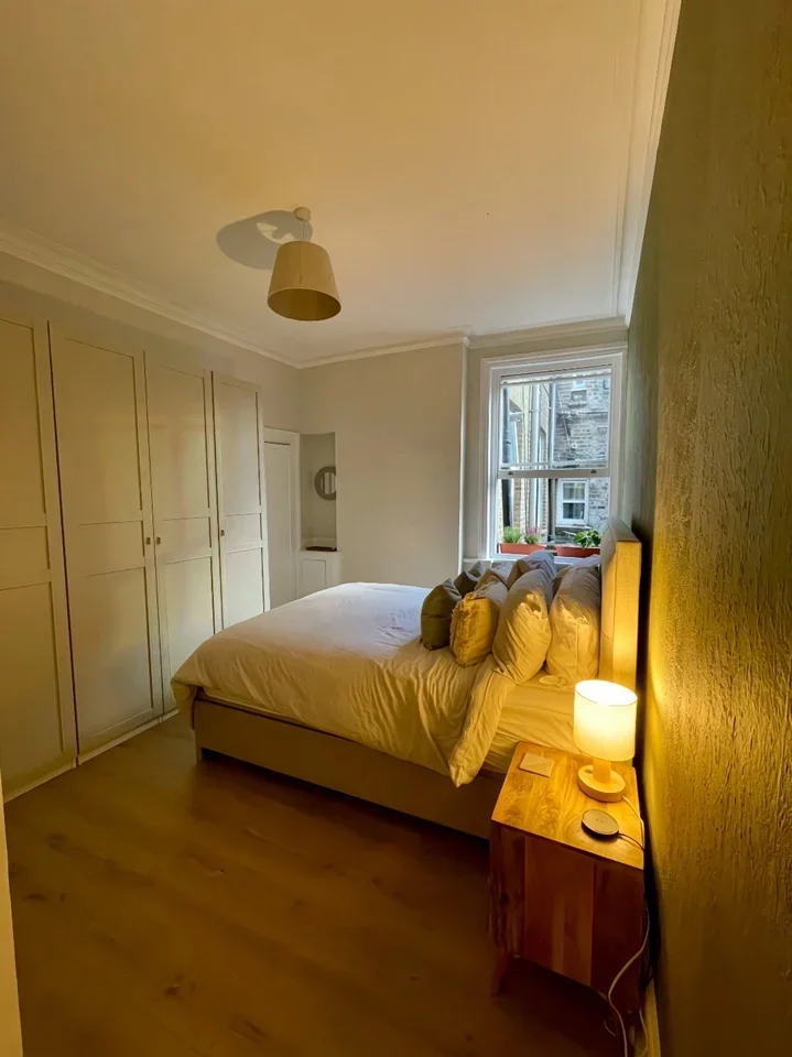 Flat Brixton Road in Greater London
