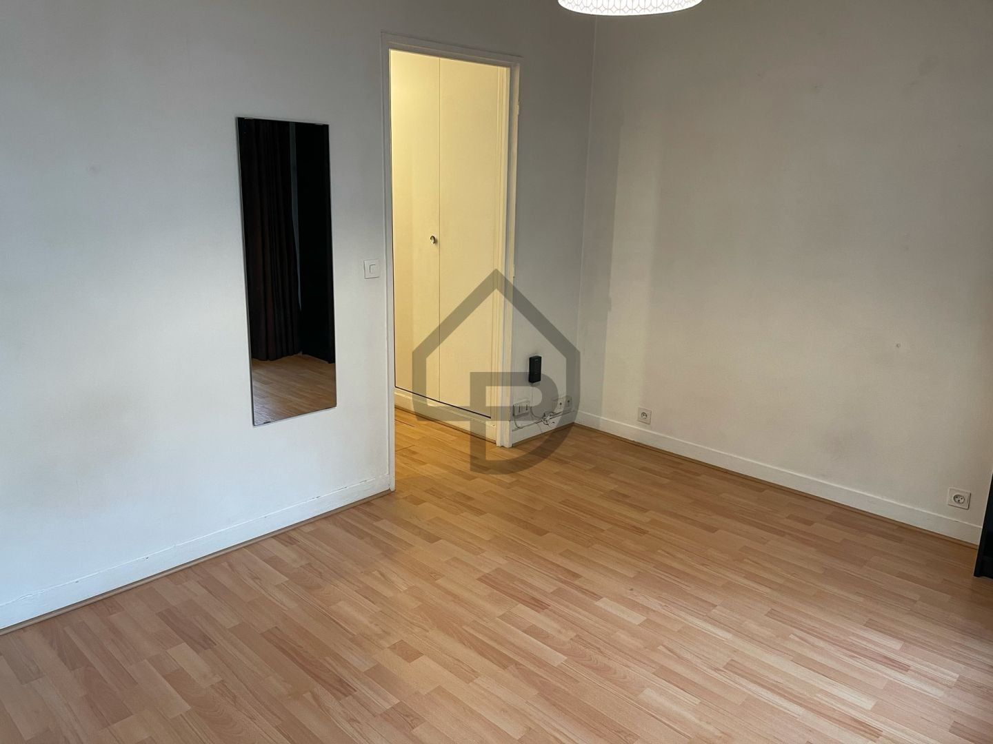 Flat Rue de la Roquette in Paris