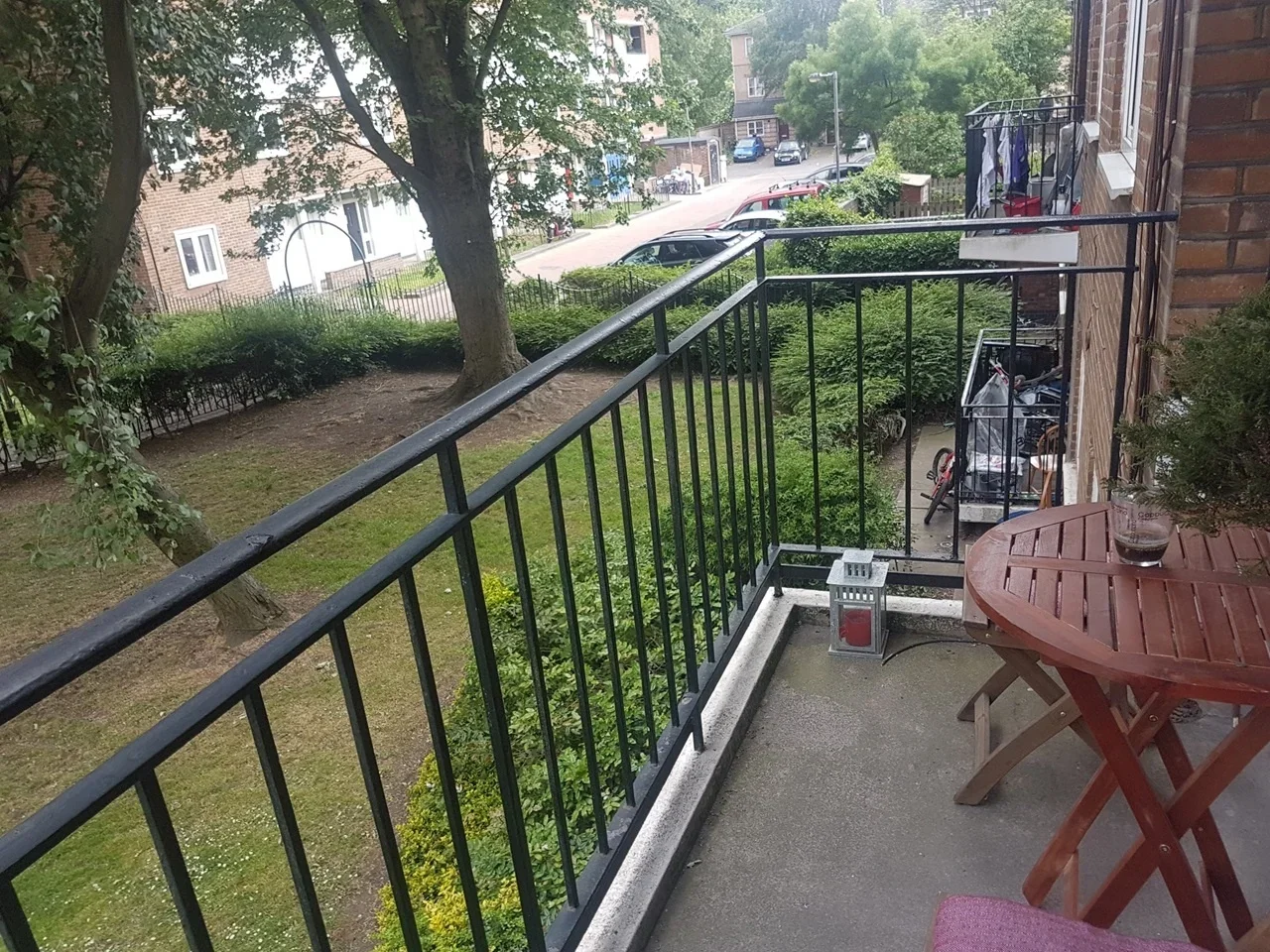 Flat Deeley Road in Greater London