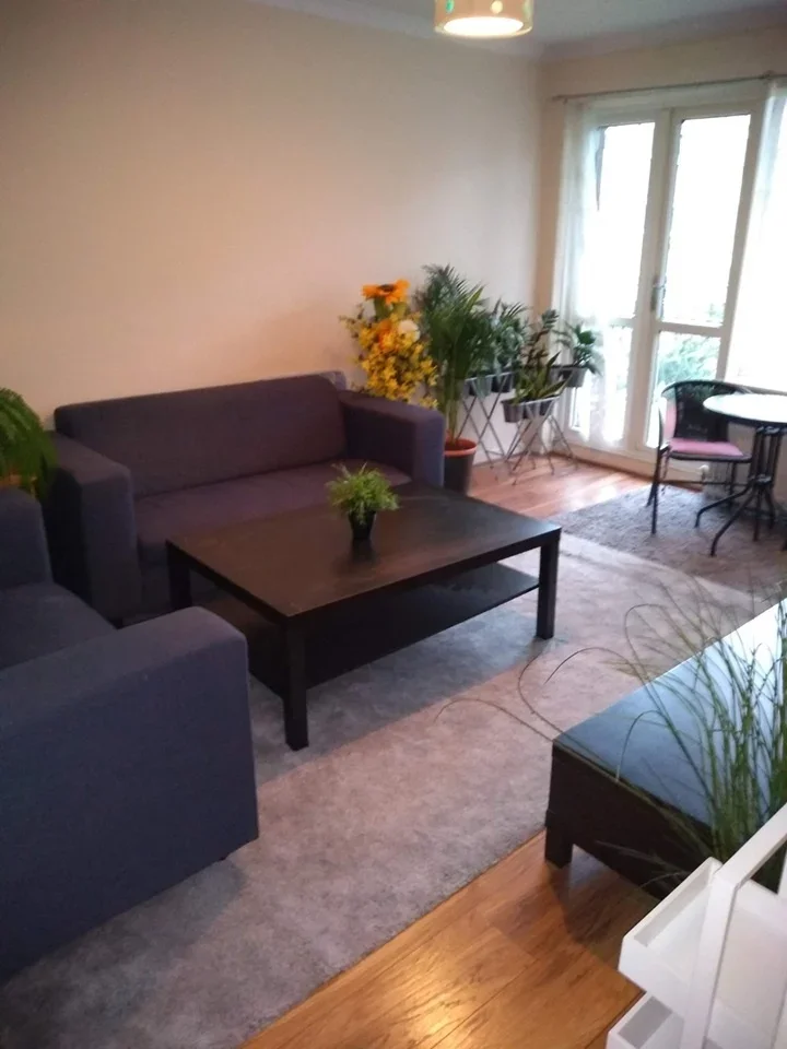 Flat Deeley Road in Greater London