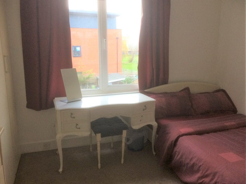 Room Shirley Park Road in Greater London
