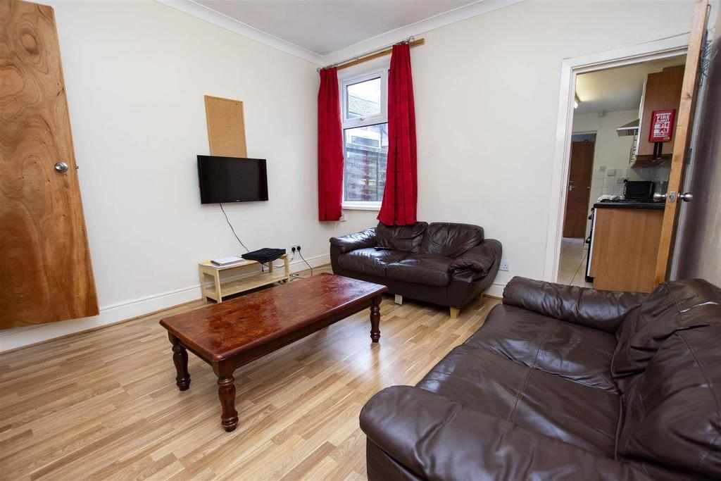 Flat Tiverton Road in Birmingham