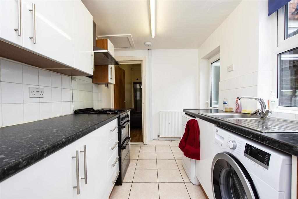 Flat Tiverton Road in Birmingham