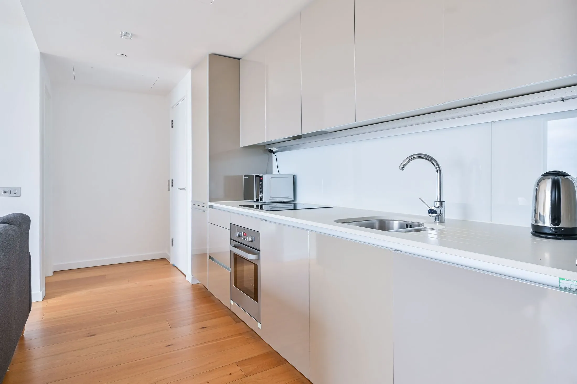 Flat Wollaston Close in Greater London