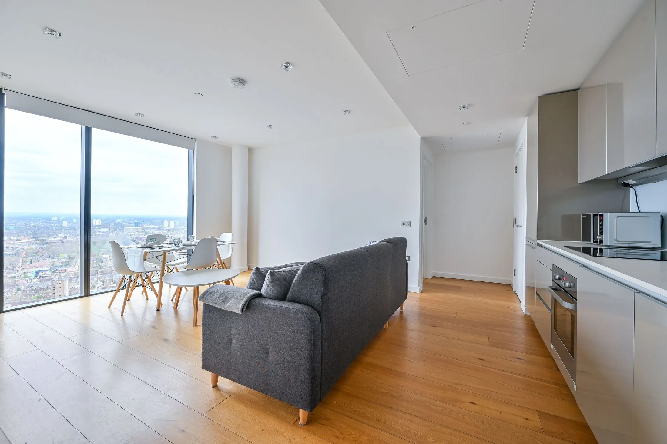 Flat Wollaston Close in Greater London