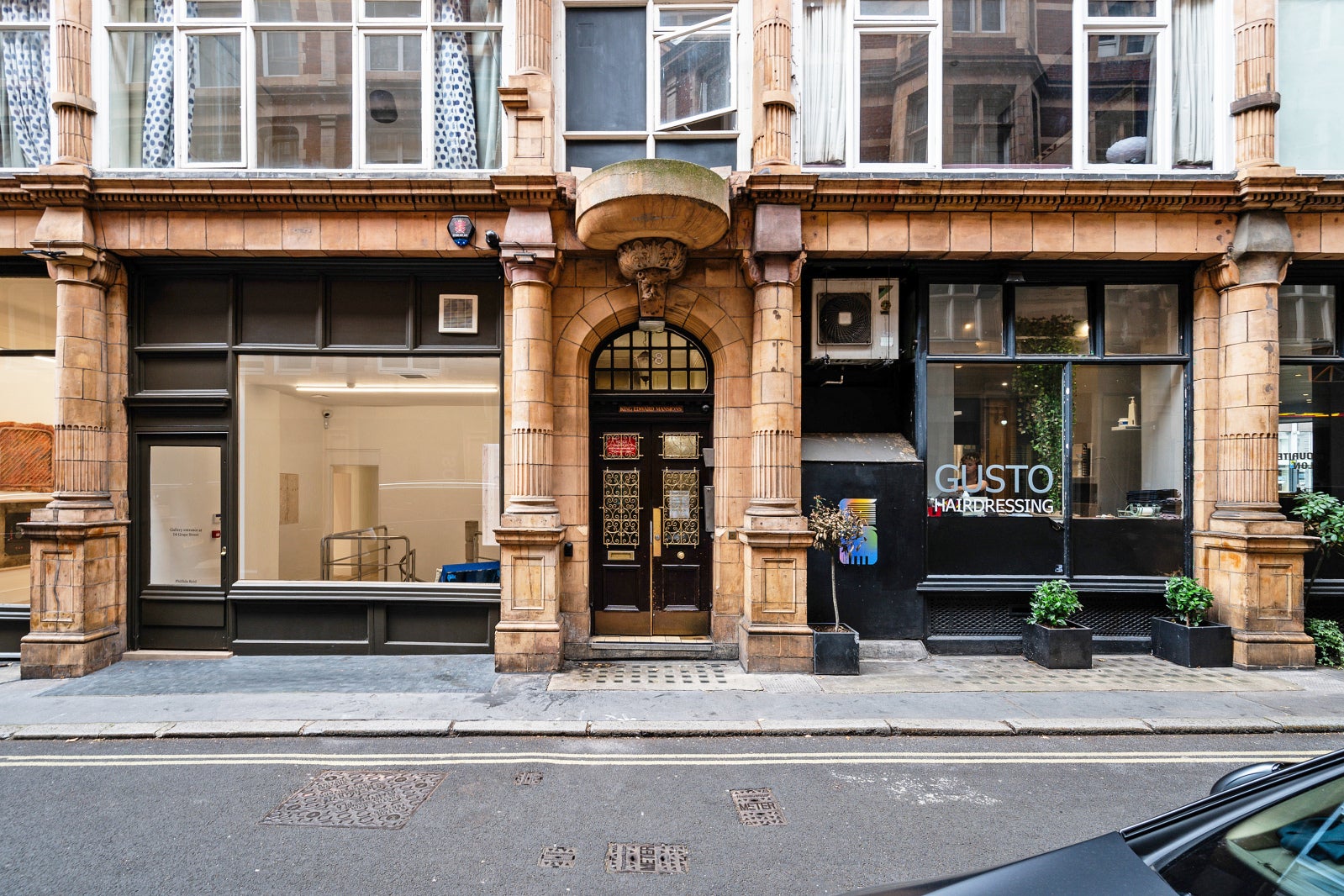 Flat Grape Street in Greater London