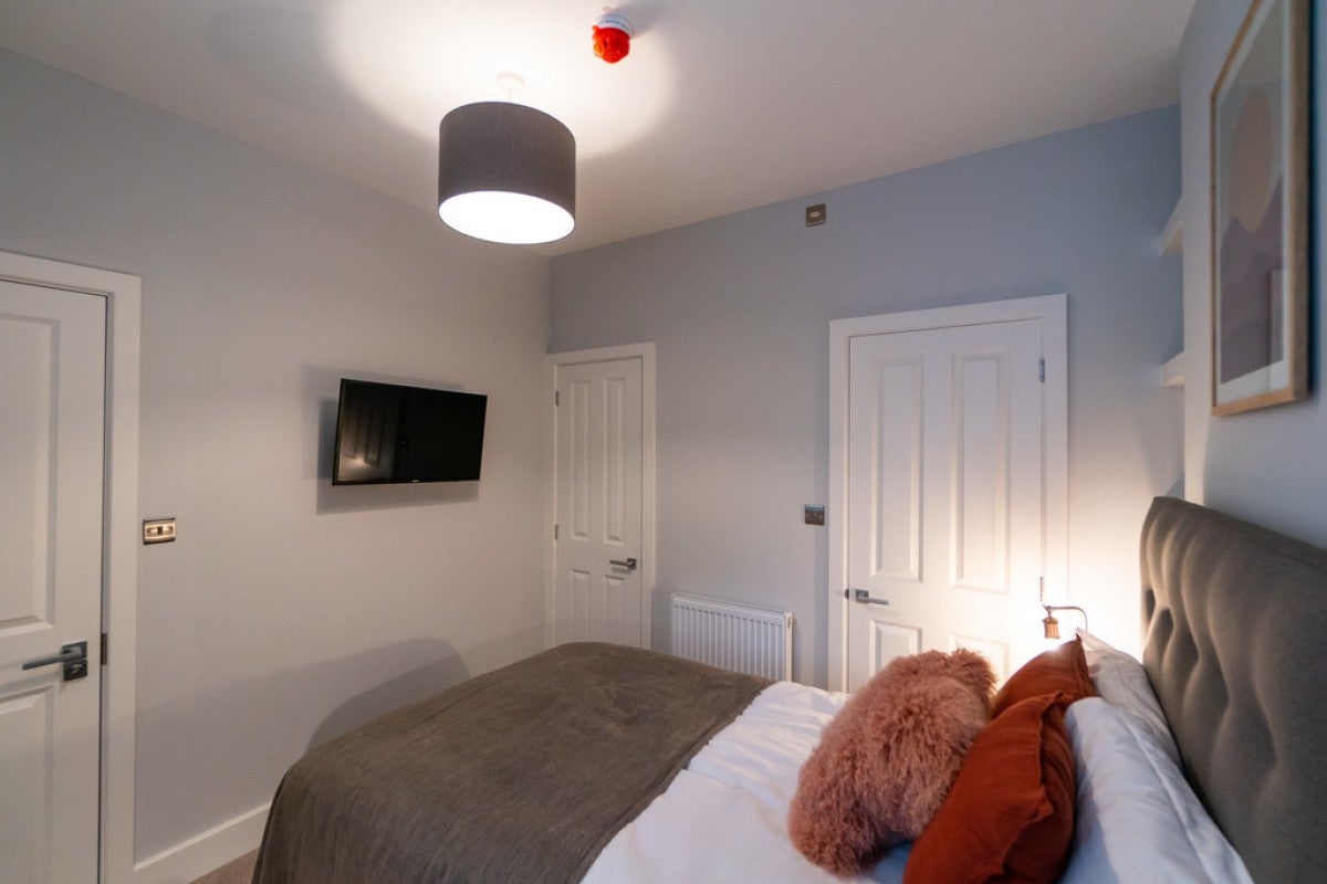 Room Hemdean Road in Reading