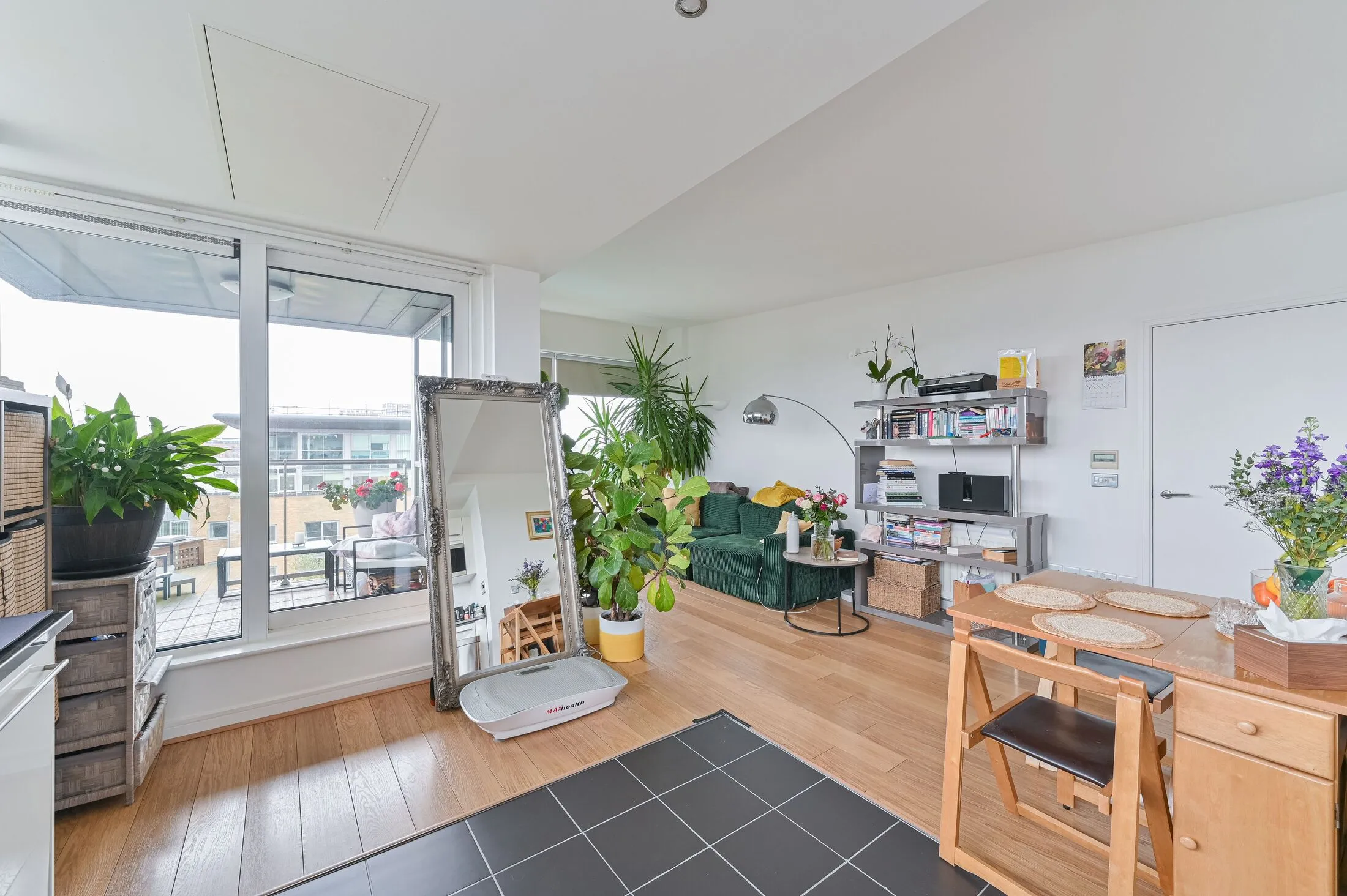 Flat Argyll Road in Greater London