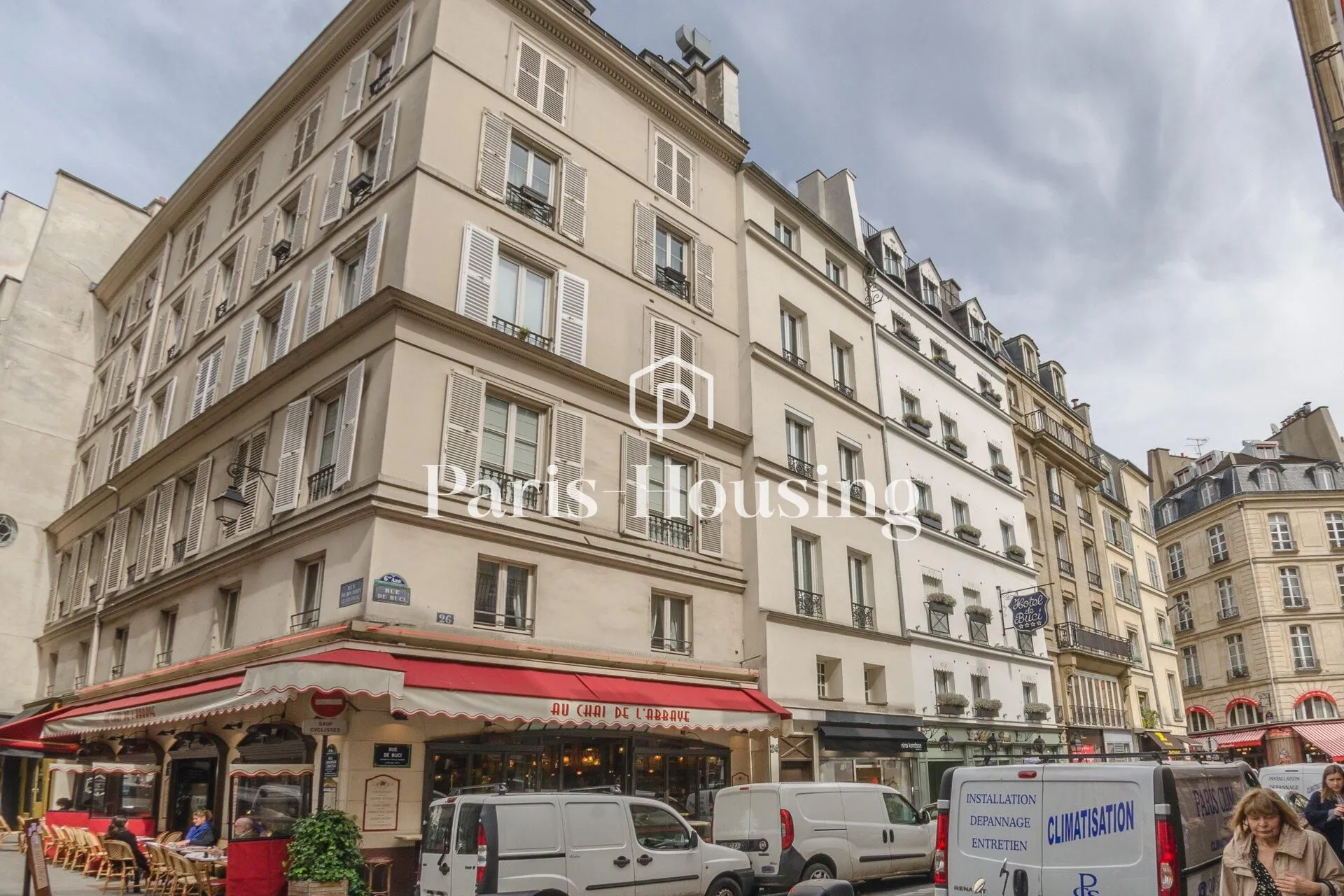 Flat Rue de Buci in Paris