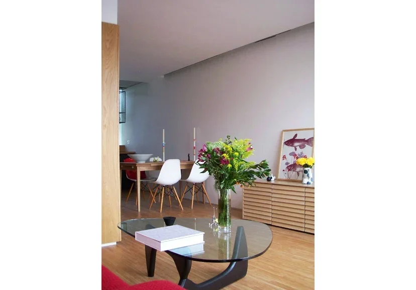 Flat Dog Kennel Hill in Greater London