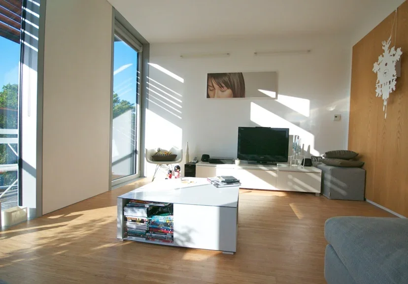Flat Dog Kennel Hill in Greater London