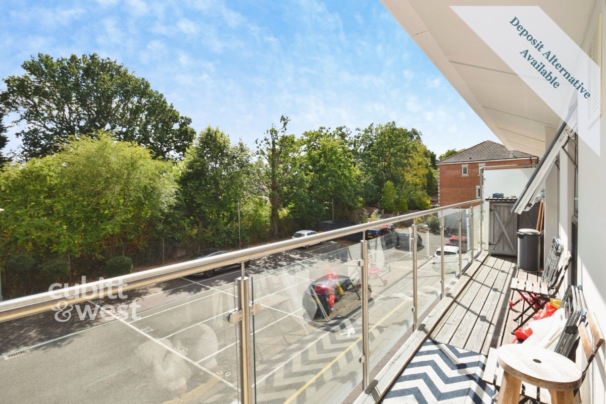 Flat Gales Place in Crawley