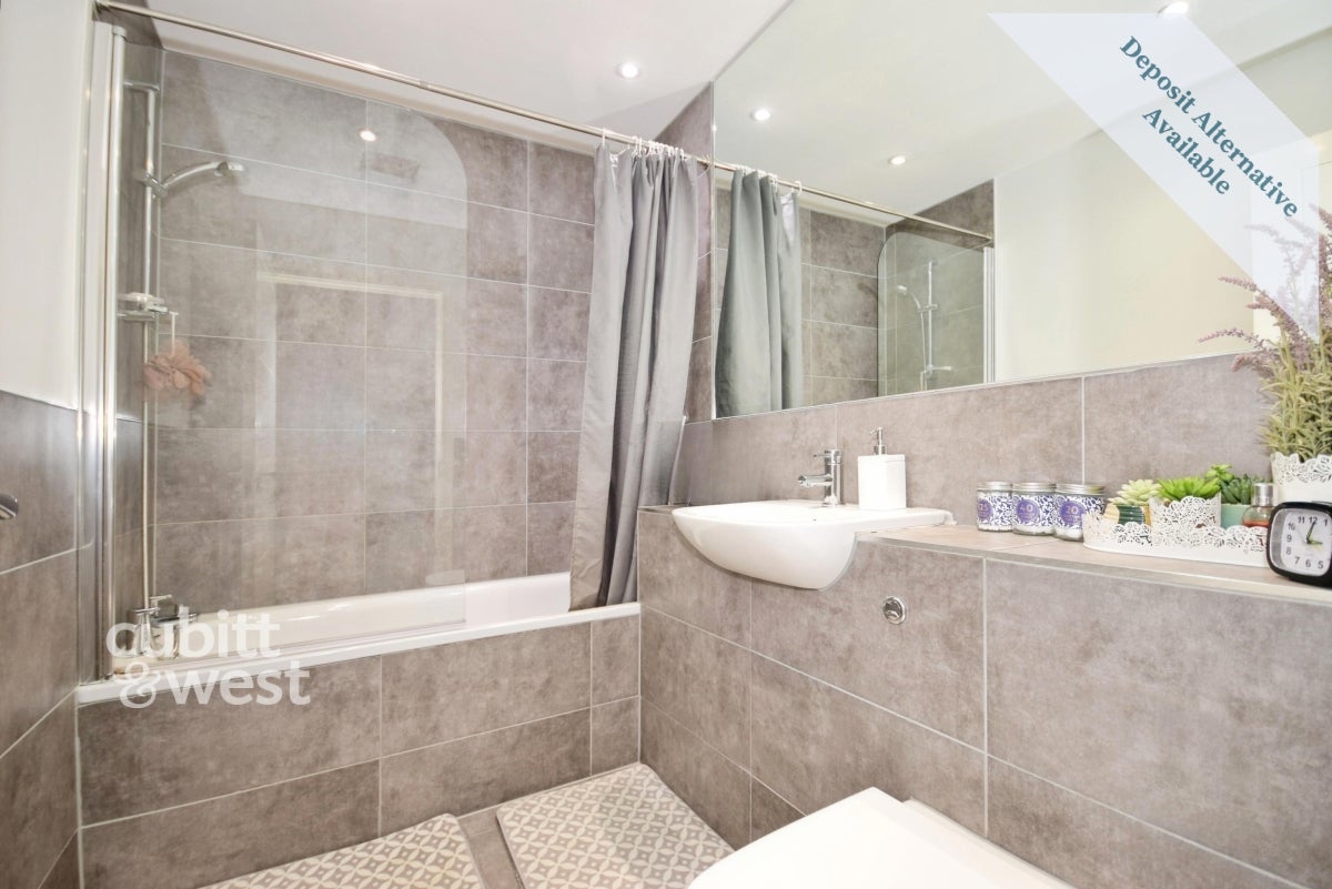 Flat Gales Place in Crawley