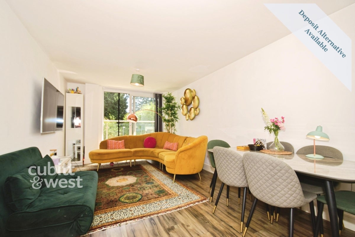 Flat Gales Place in Crawley