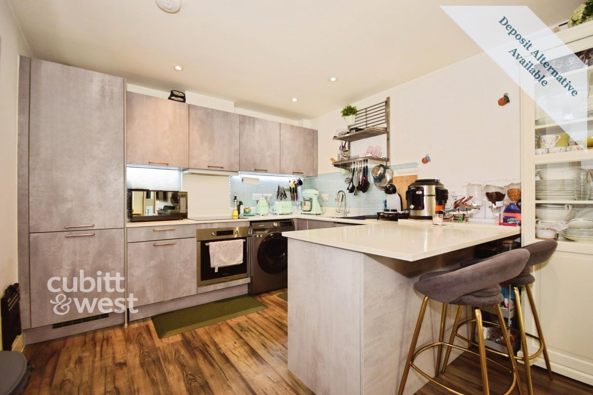 Flat Gales Place in Crawley