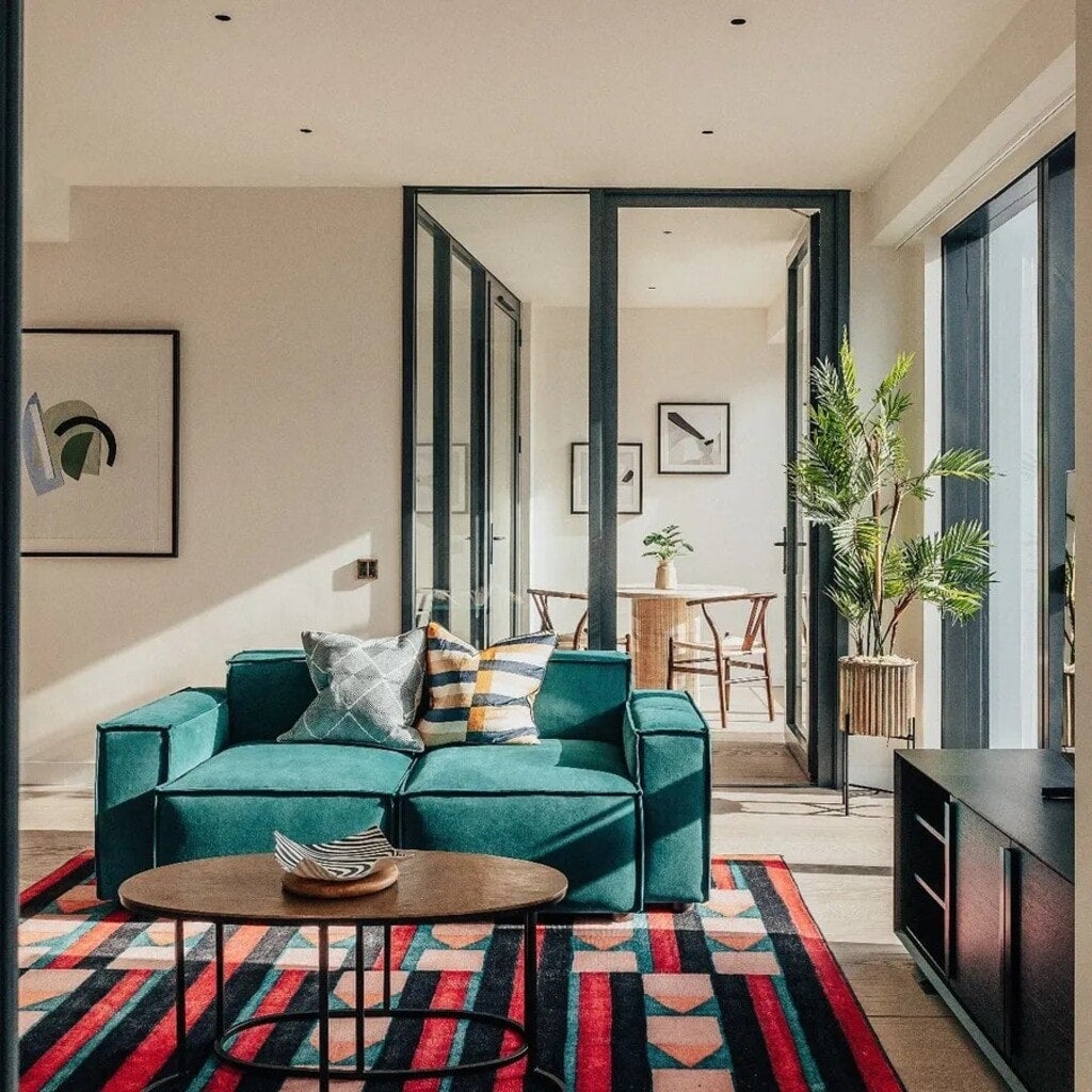 Flat Nine Elms Lane in Greater London