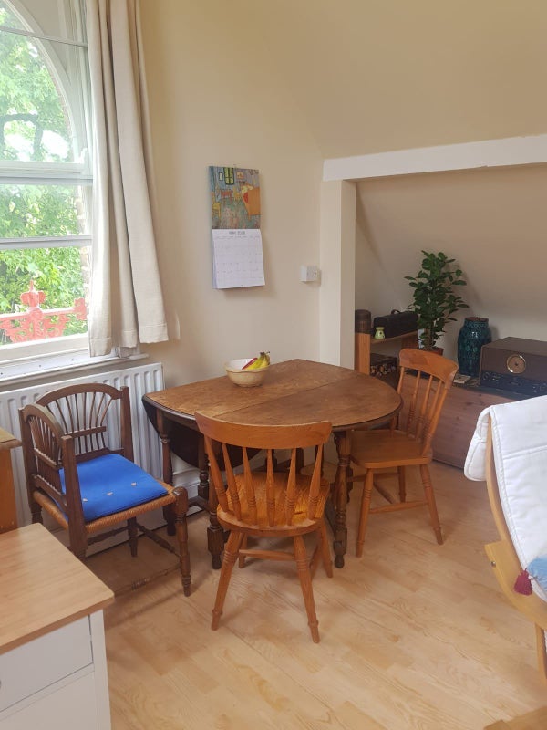 Room Barry Road in Greater London