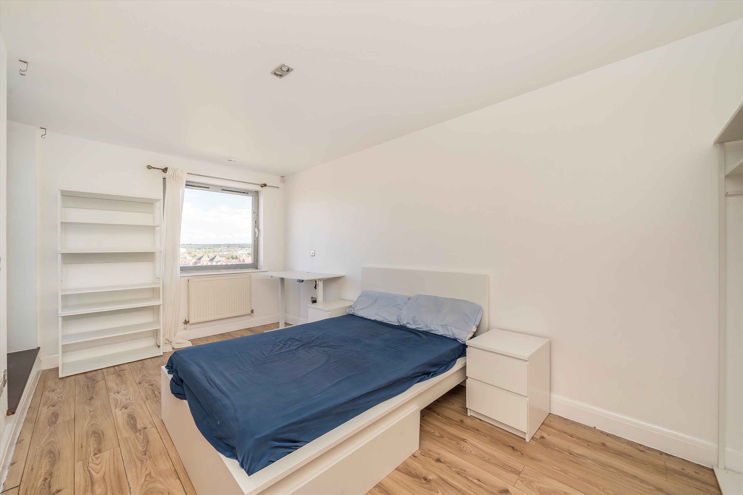Flat Warrior Close in Greater London