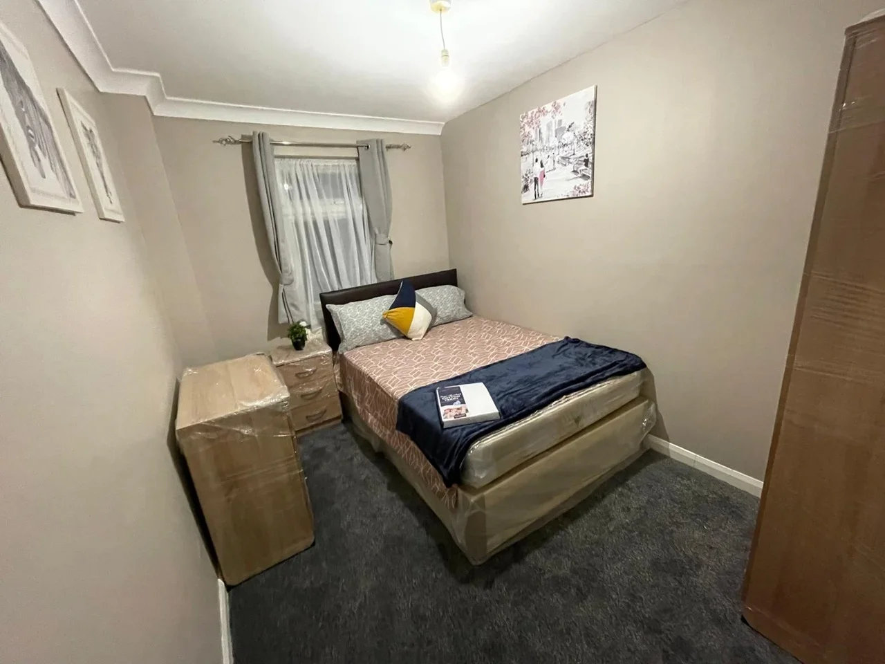 Room Dudley Road in Greater London