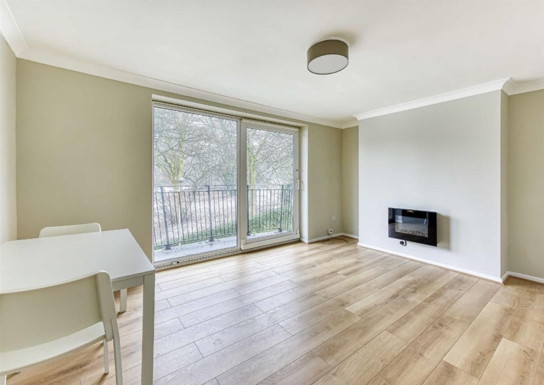 Flat Merridale Road in Wolverhampton