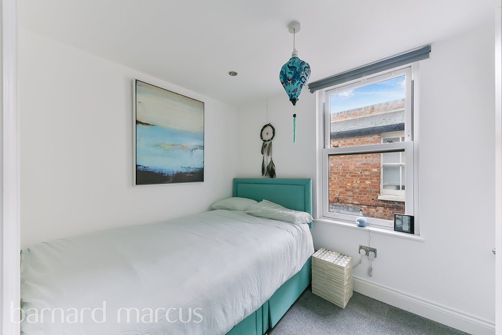Flat Adelaide Grove in Greater London