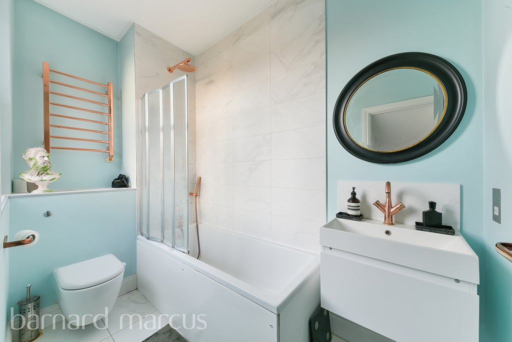 Flat Adelaide Grove in Greater London