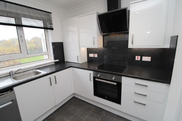 Flat Crookston Grove in Glasgow