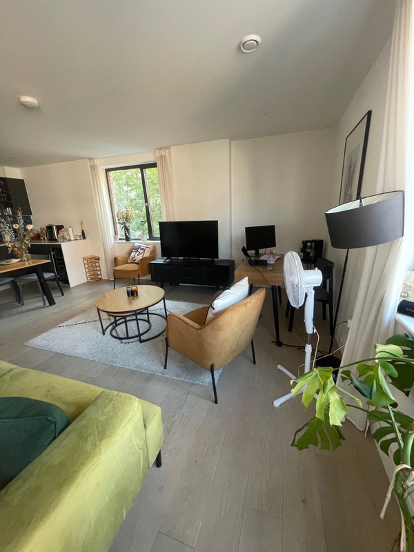Room Cremer Street in Greater London
