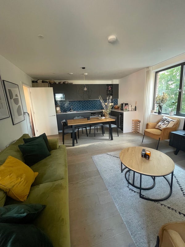 Room Cremer Street in Greater London