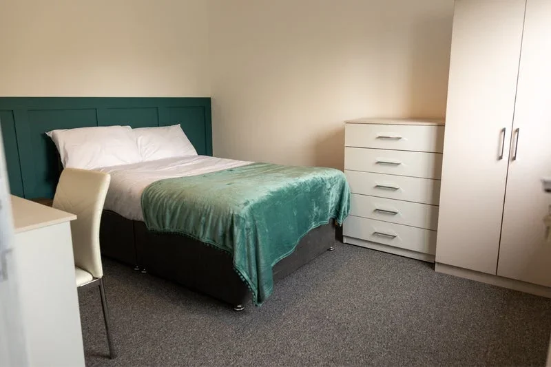 Room Claremont View in Leeds