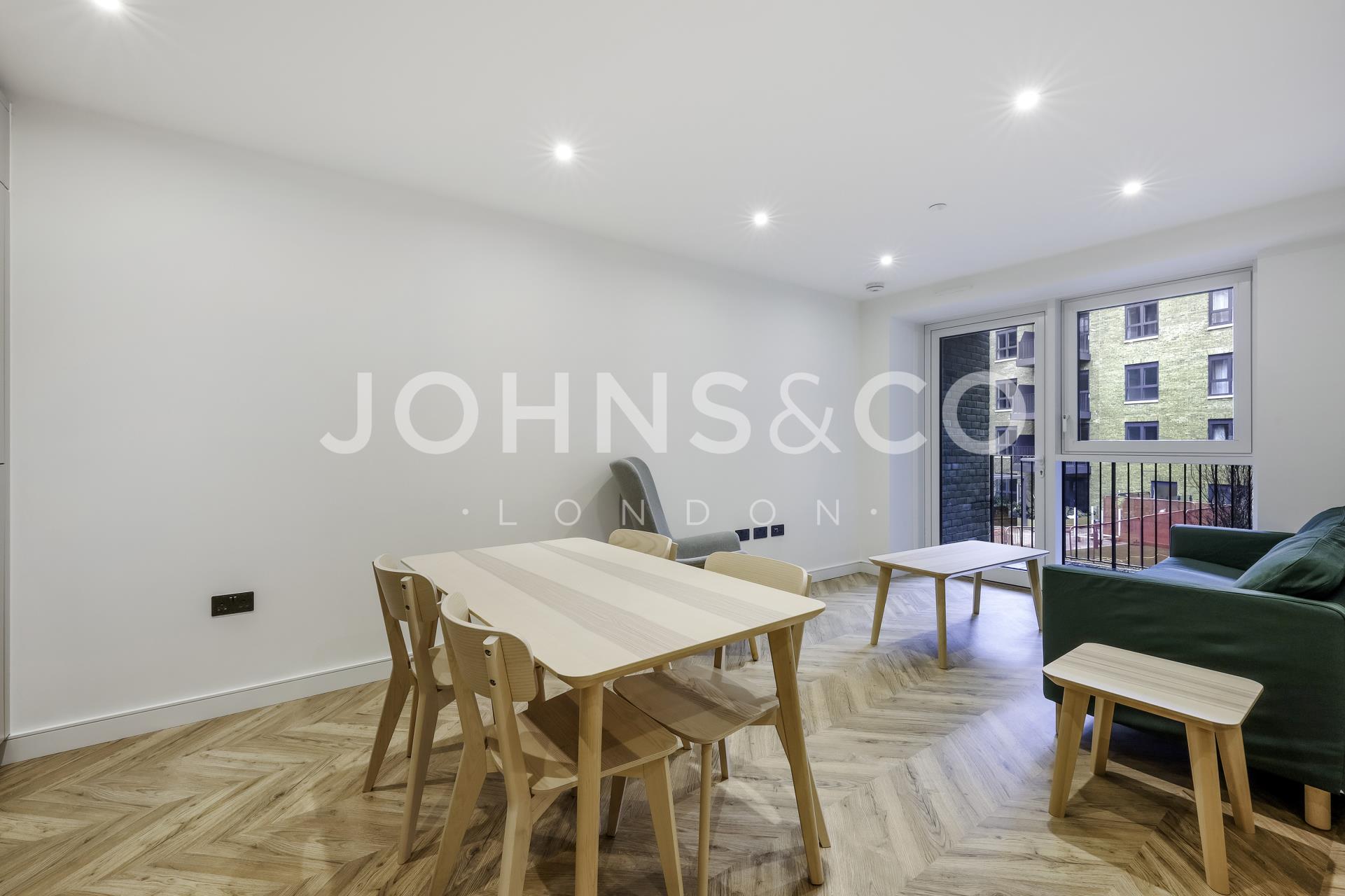 Flat Wheatfield Way in Greater London