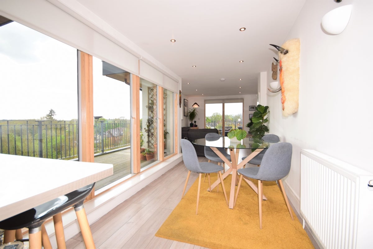 Flat Brunswick Terrace in Hove