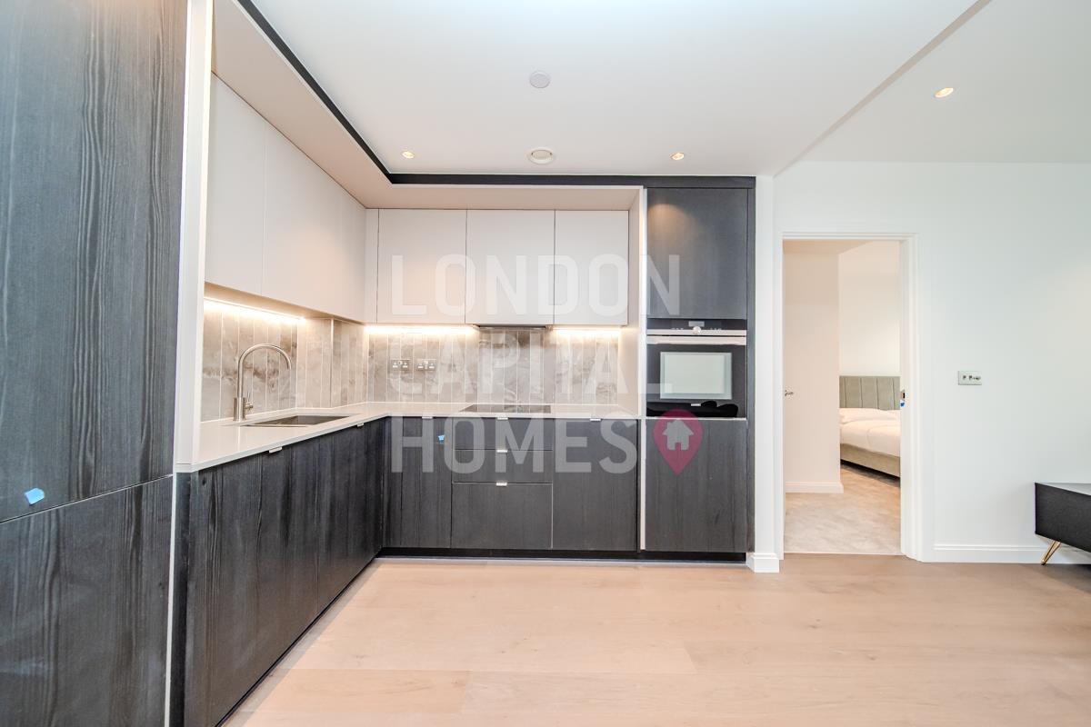 Flat Kennington Lane in Greater London