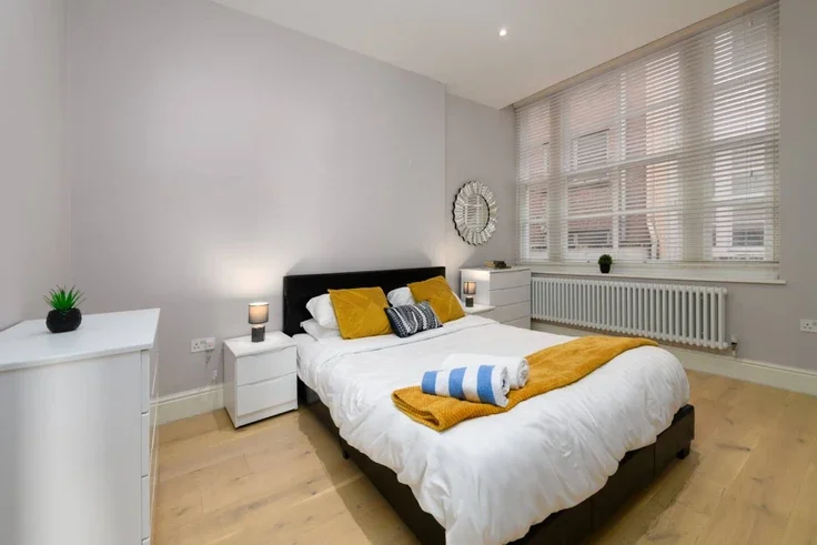 Flat Mount Stuart Square in Cardiff