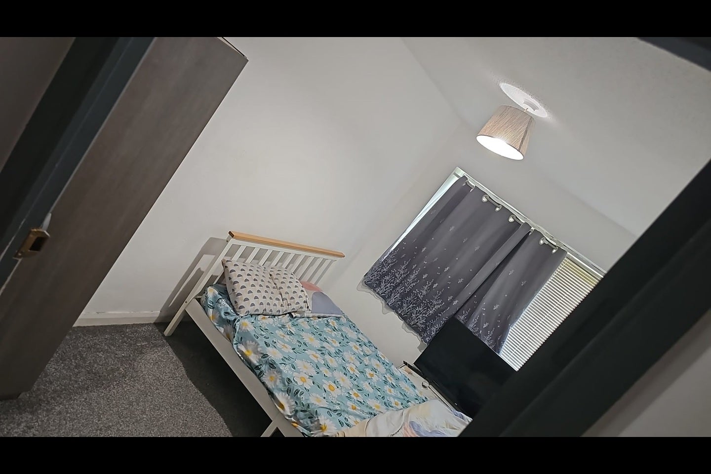 Room Baguley Crescent in Bury