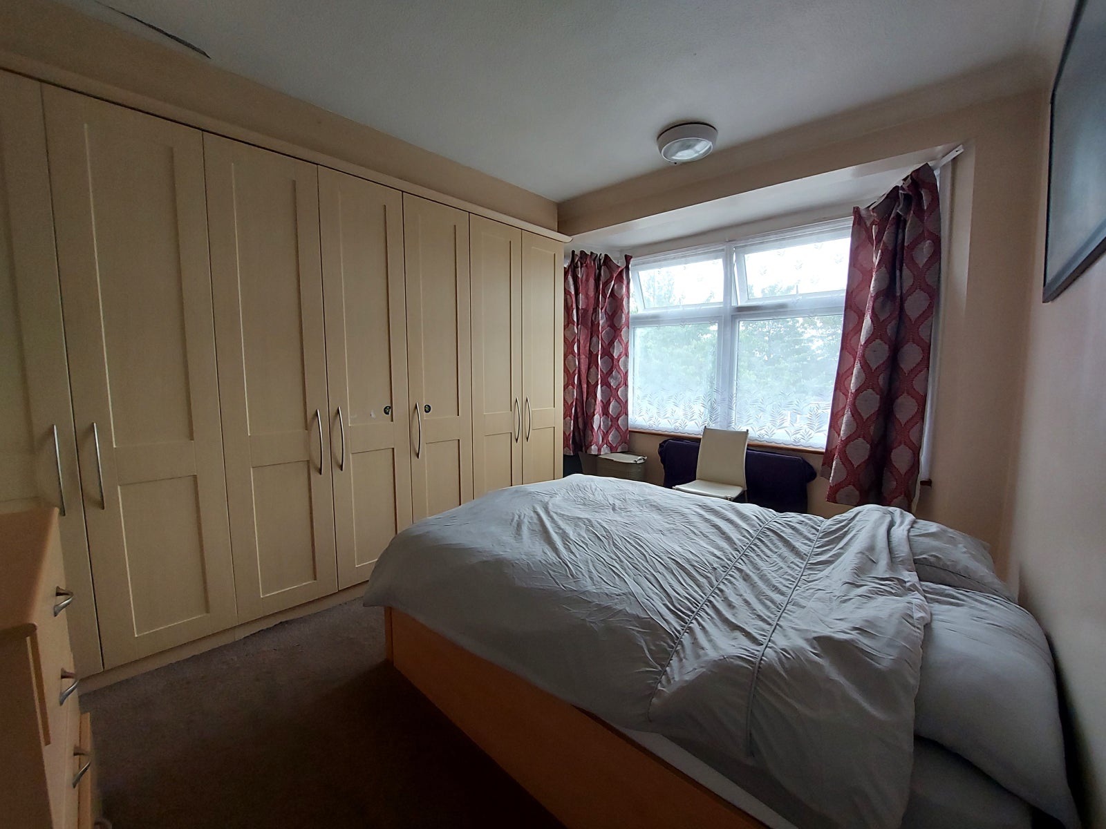House Primrose Avenue in Greater London