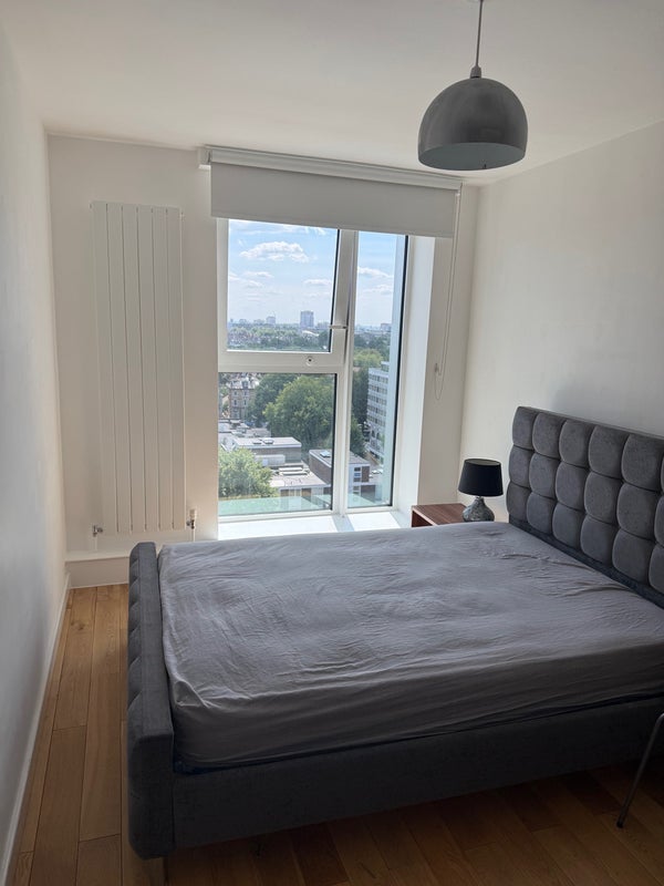 Room Adelaide Road in Greater London